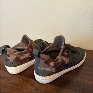 Steve Madden Green and Brown Sneakers Suede Low-Top